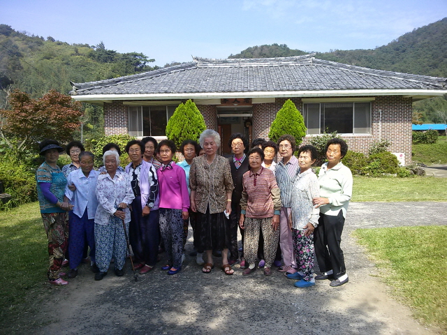 640재일교포 최복순 할머니, 영현면 연화경로당에 성금 기부(2)