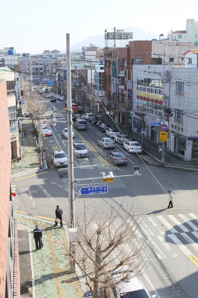 640고성군, 내년부터 노상공영주차장 유료화 실시 (서외오거리~동외광장 교차로 구간) (2).JPG